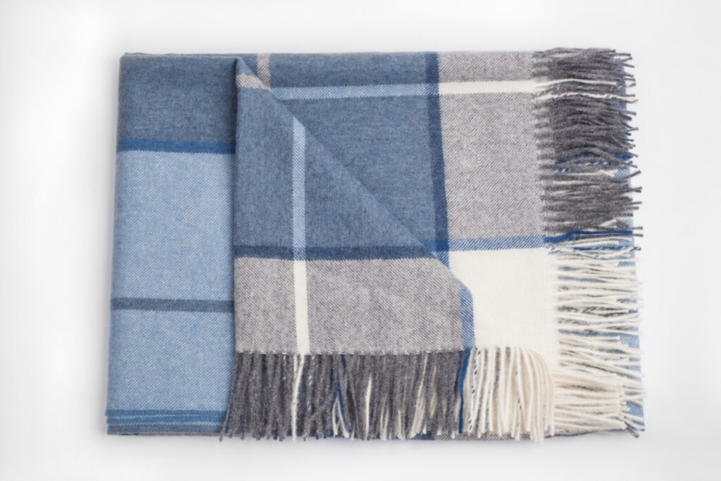 melsvos-spalvos-languotas-pledas-66-1