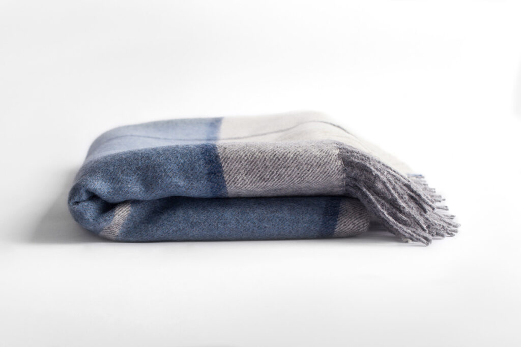 melsvos-spalvos-languotas-pledas-66