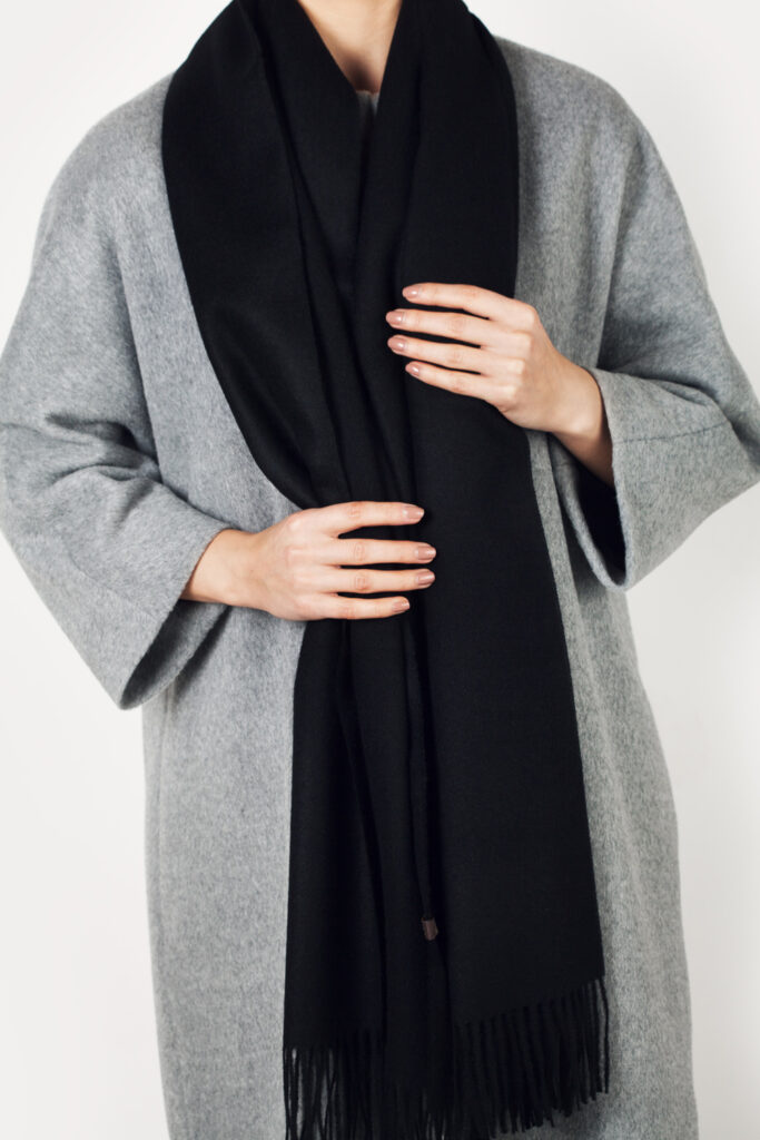 juodos-spalvos-salikas-110-1