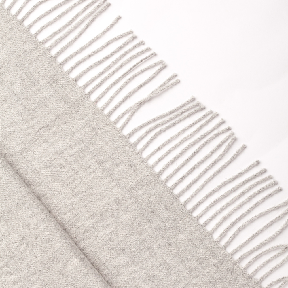 sviesiai-pilkos-spalvos-salikas-79-2