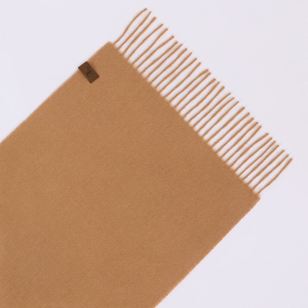 Kapučino spalvos šalikas1