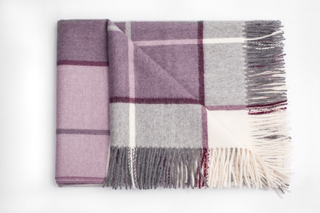 rozines-spalvos-languotas-pledas-174-2