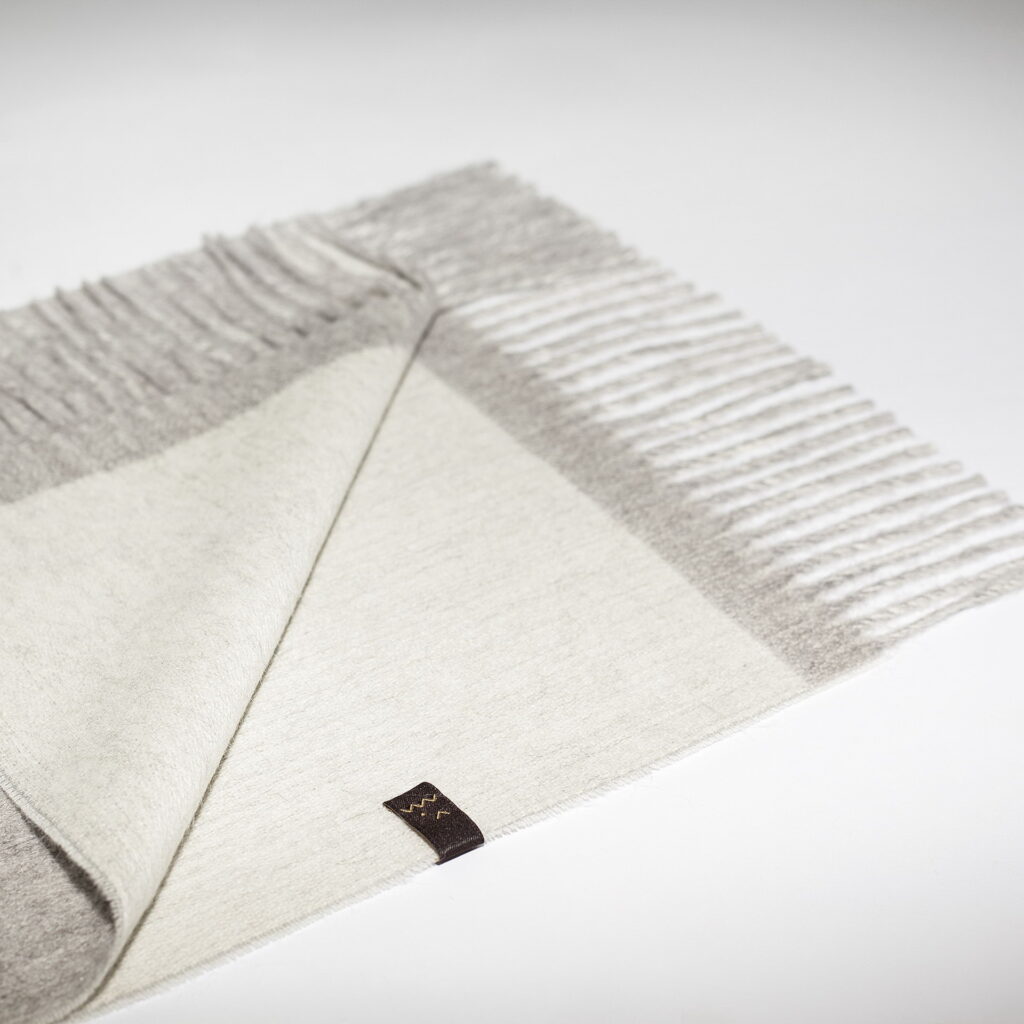 Dvipusis-pilkos-sviesiai-pilkos-spalvos-salikas2