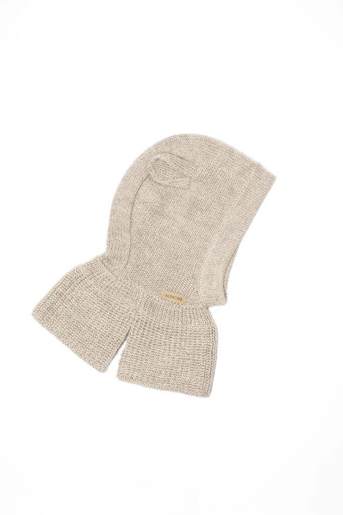 Smelio-spalvos-kepure-salmukas-su-ausytemis