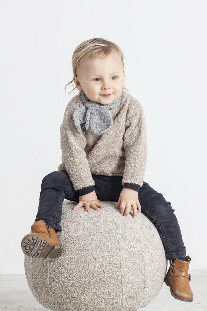 smelio-spalvos-megztinis-meskutis-salikelis-meskutis-pilkos-spalvos