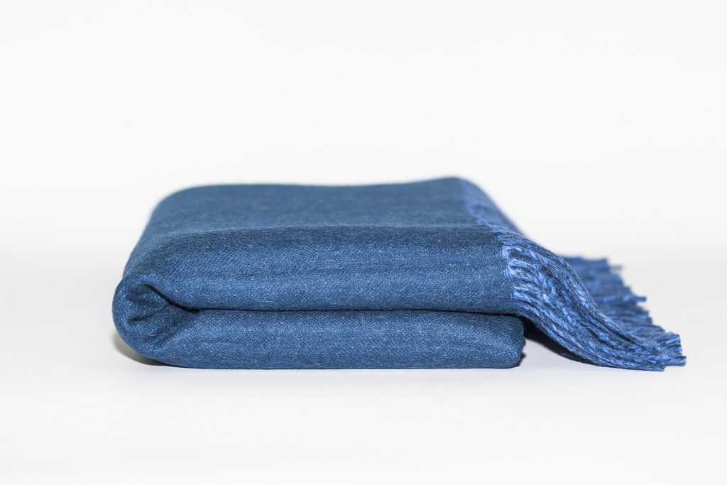 dvipusis-melynu-spalvu-pledas