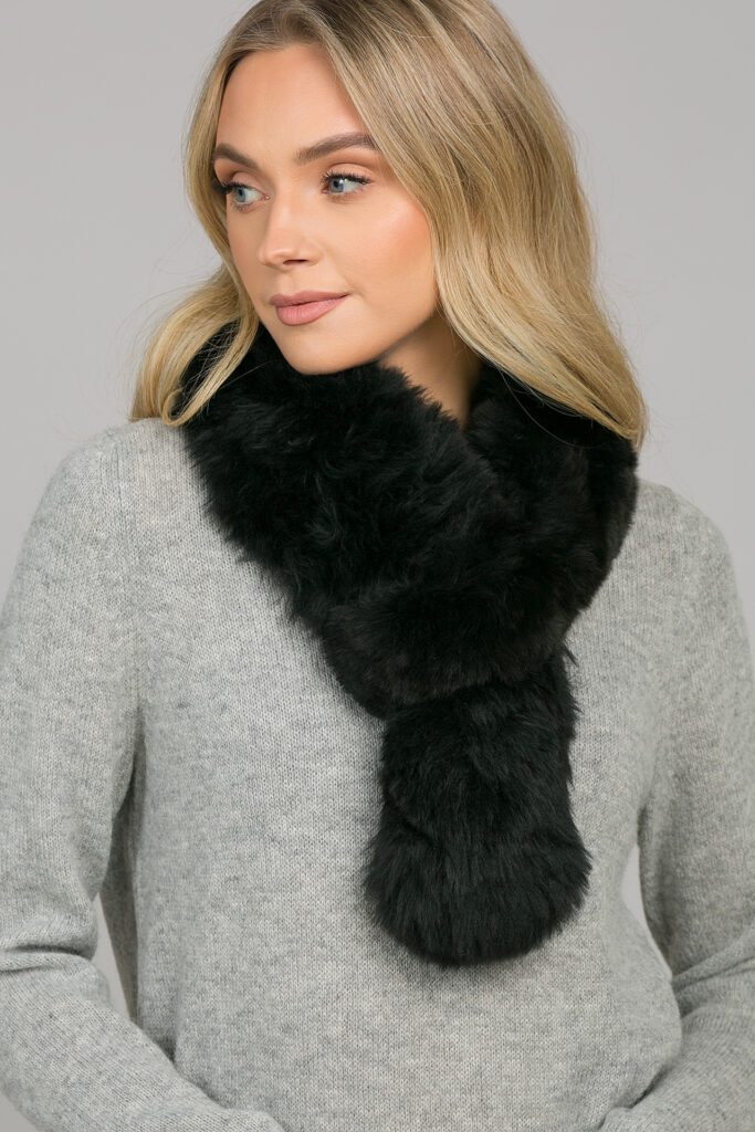 Alpakos kailio šalikas Issa, juodos spalvos