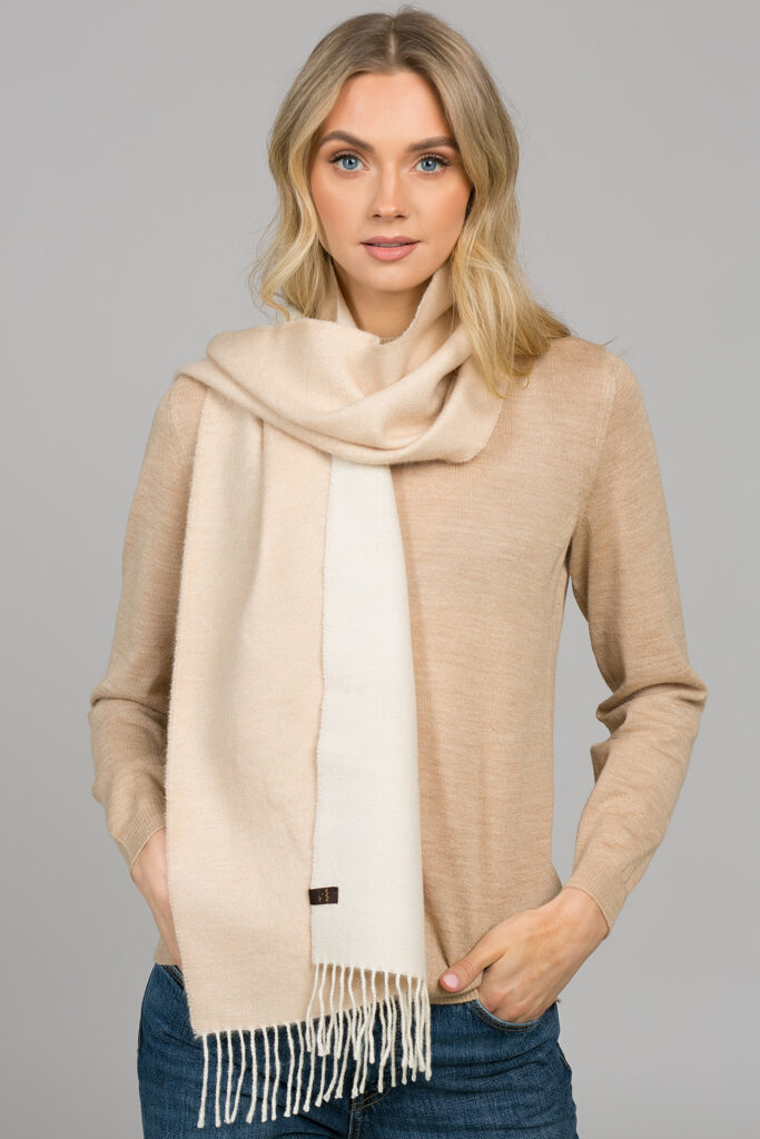 Dvipusis smėlinės-rudos spalvos šalikas