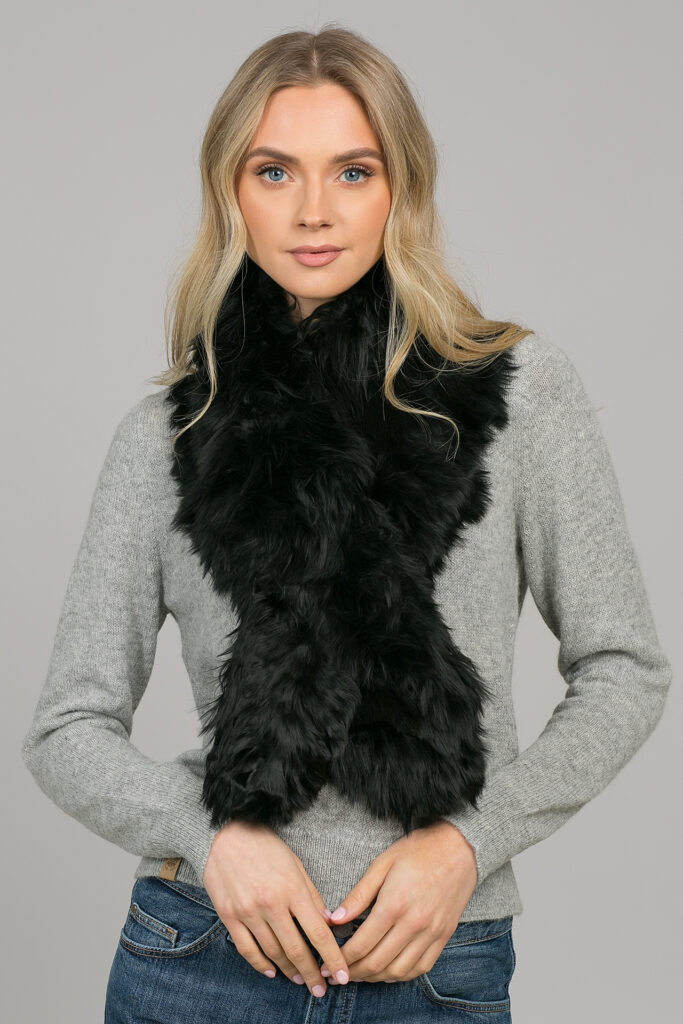 Ilgo plauko alpakos kailio šalikas Begona, juodos spalvos1