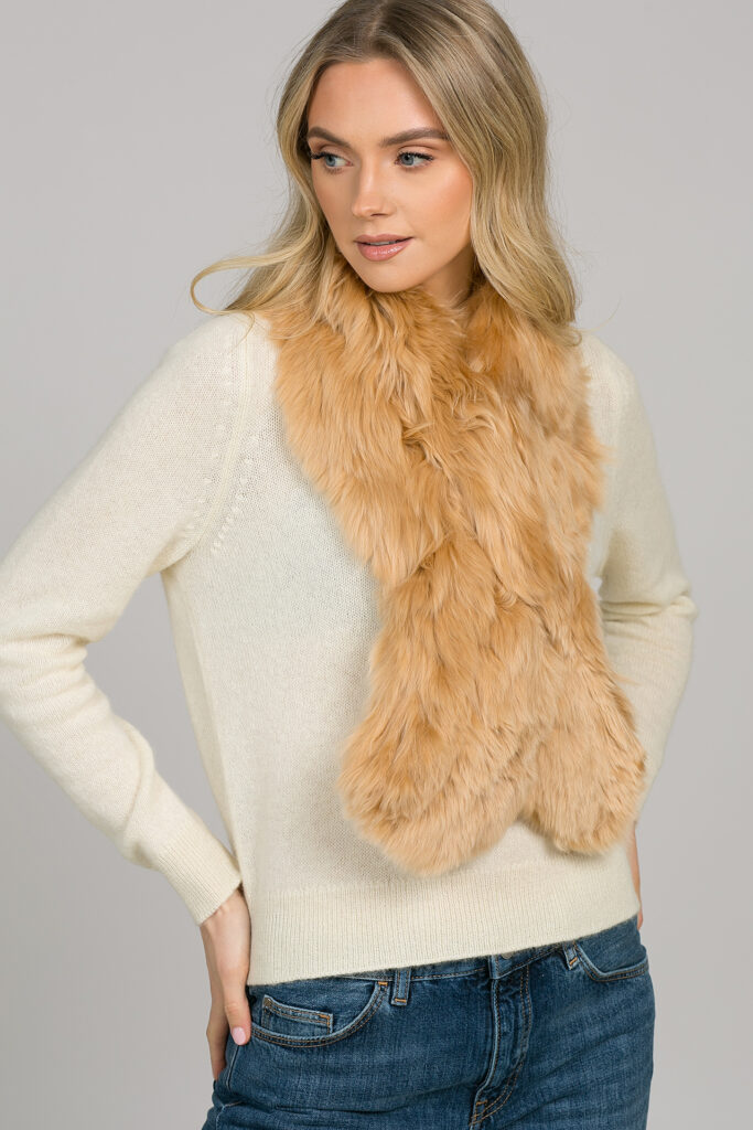 Ilgo plauko alpakos kailio šalikas Begona, karamelinės spalvos1