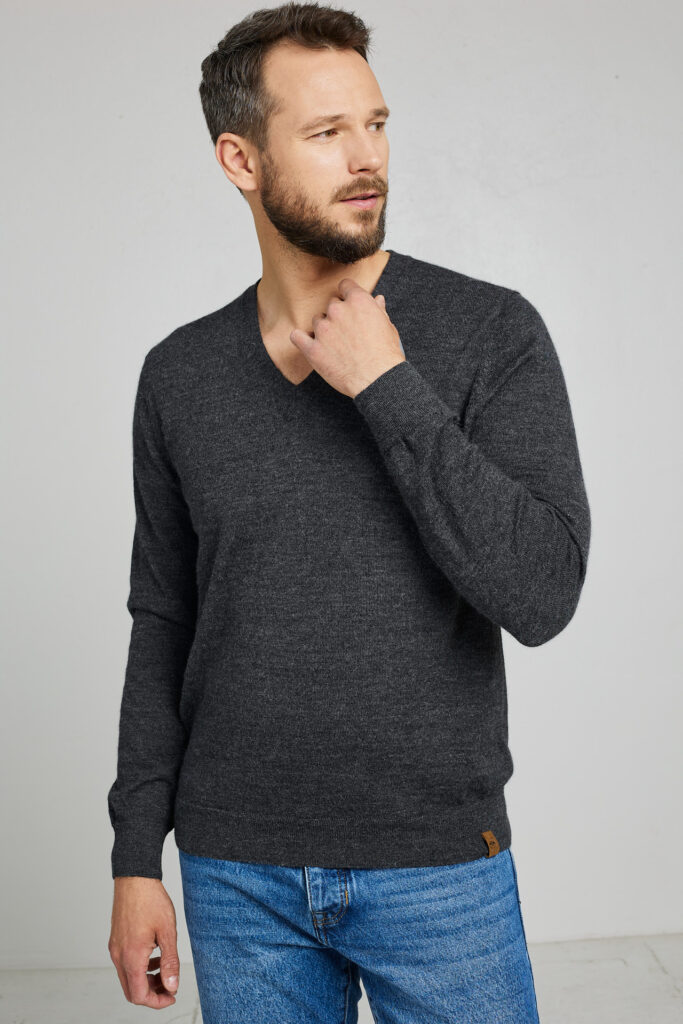 Megztinis su V formos iškirpte Alan, tamsiai pilkos spalvos2