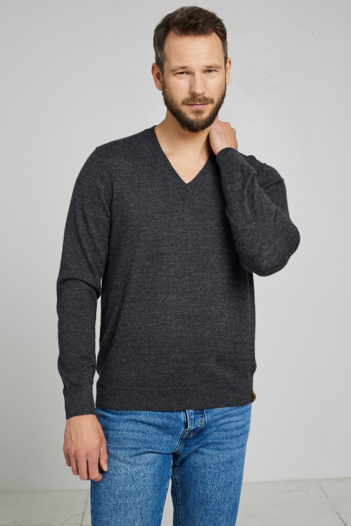 Megztinis su V formos iškirpte Alan, tamsiai pilkos spalvos3