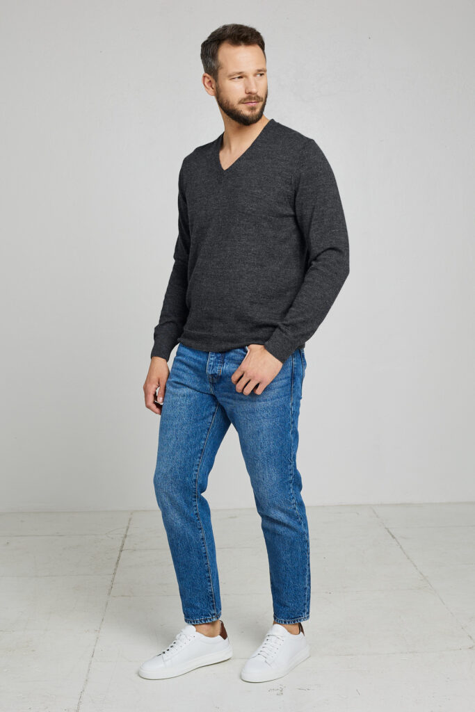 Megztinis su V formos iškirpte Alan, tamsiai pilkos spalvos5