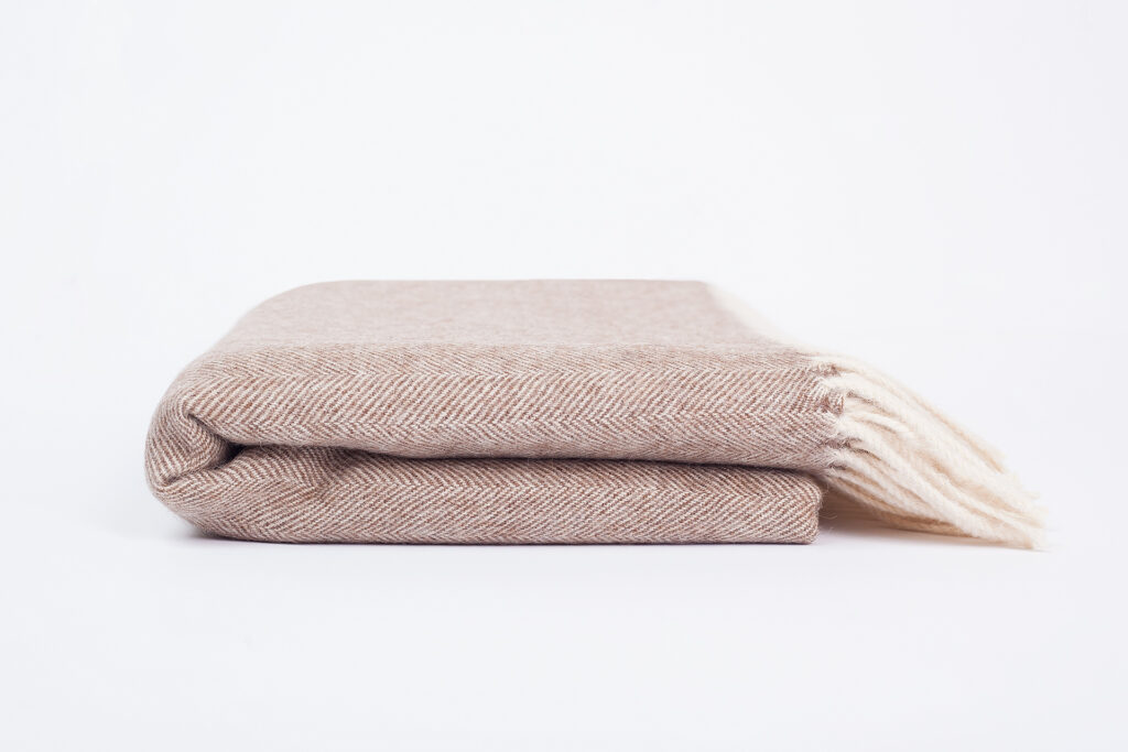 Rudas eglutės rašto pledas1