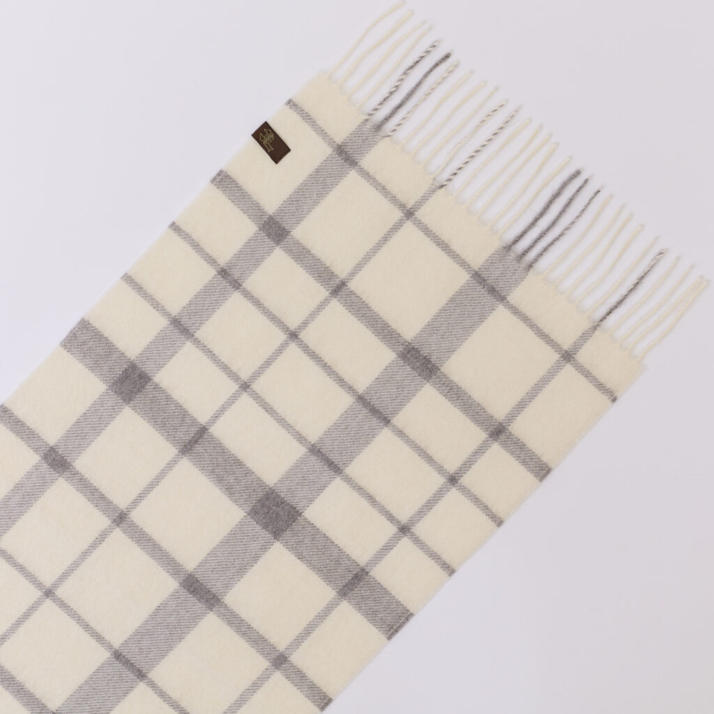 Languotas šalikas, vanilės spalvos su pilkomis juostelėmis (1)