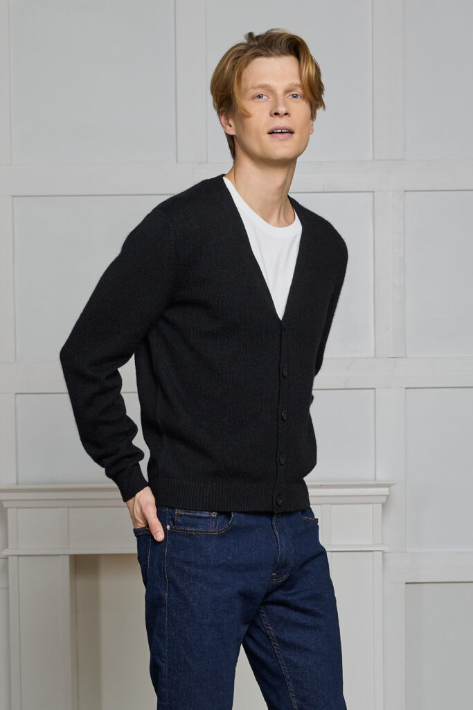 Klasikinis kardiganas Elian, juodos spalvos2