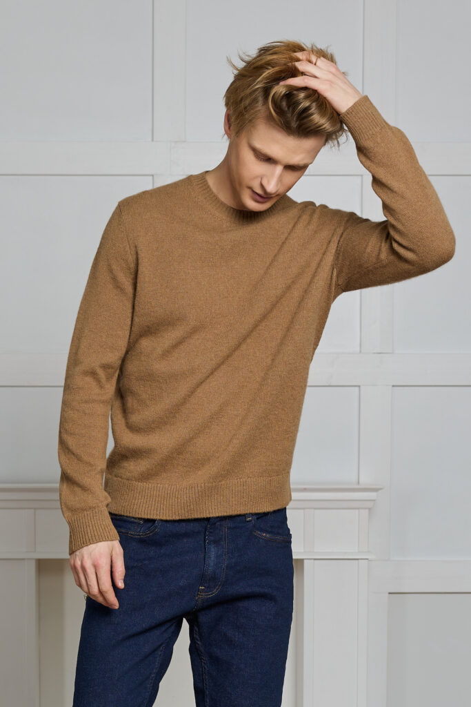 Klasikinis megztinis Francisco, kupranugario spalvos3