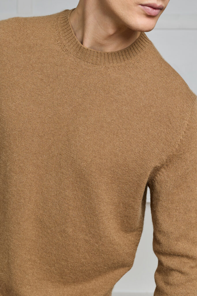 Klasikinis megztinis Francisco, kupranugario spalvos9