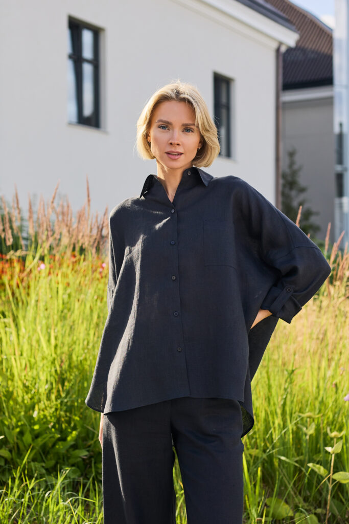 Lininiai marškiniai su apykakle Carito, juodos spalvos