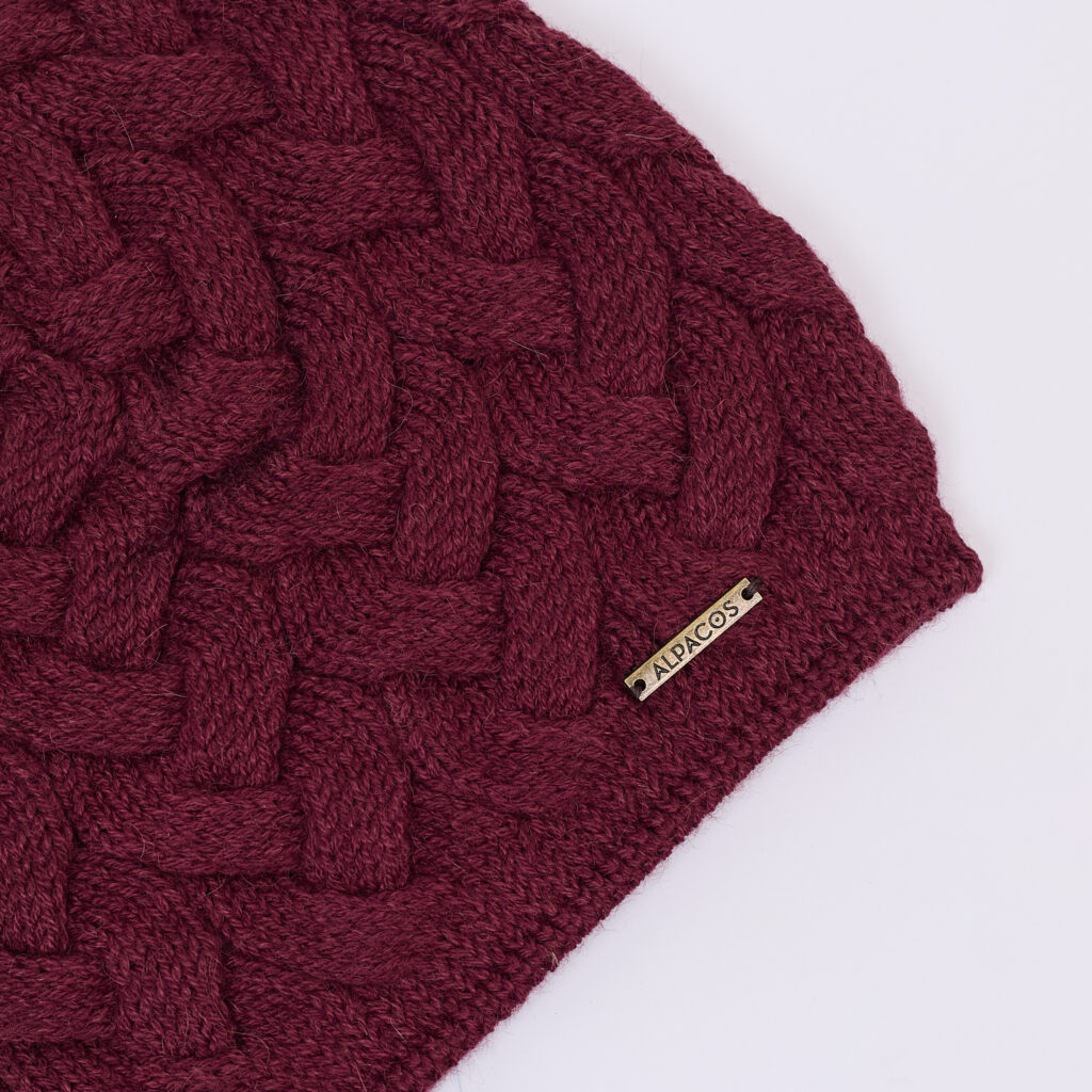 Kepurė su stambiomis pynėmis Mishael, bordo spalvos1
