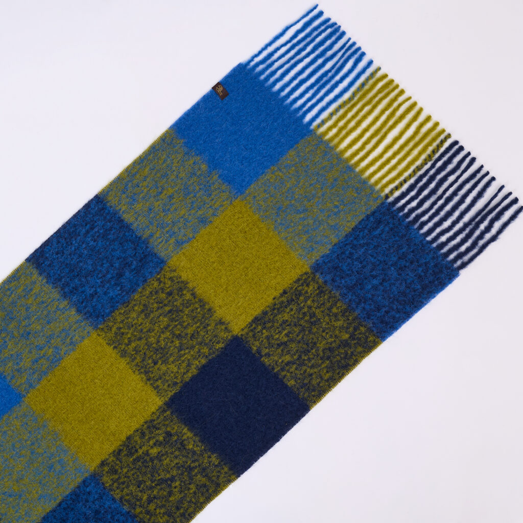 Mėlynos-salotinės spalvos languotas šalikas1