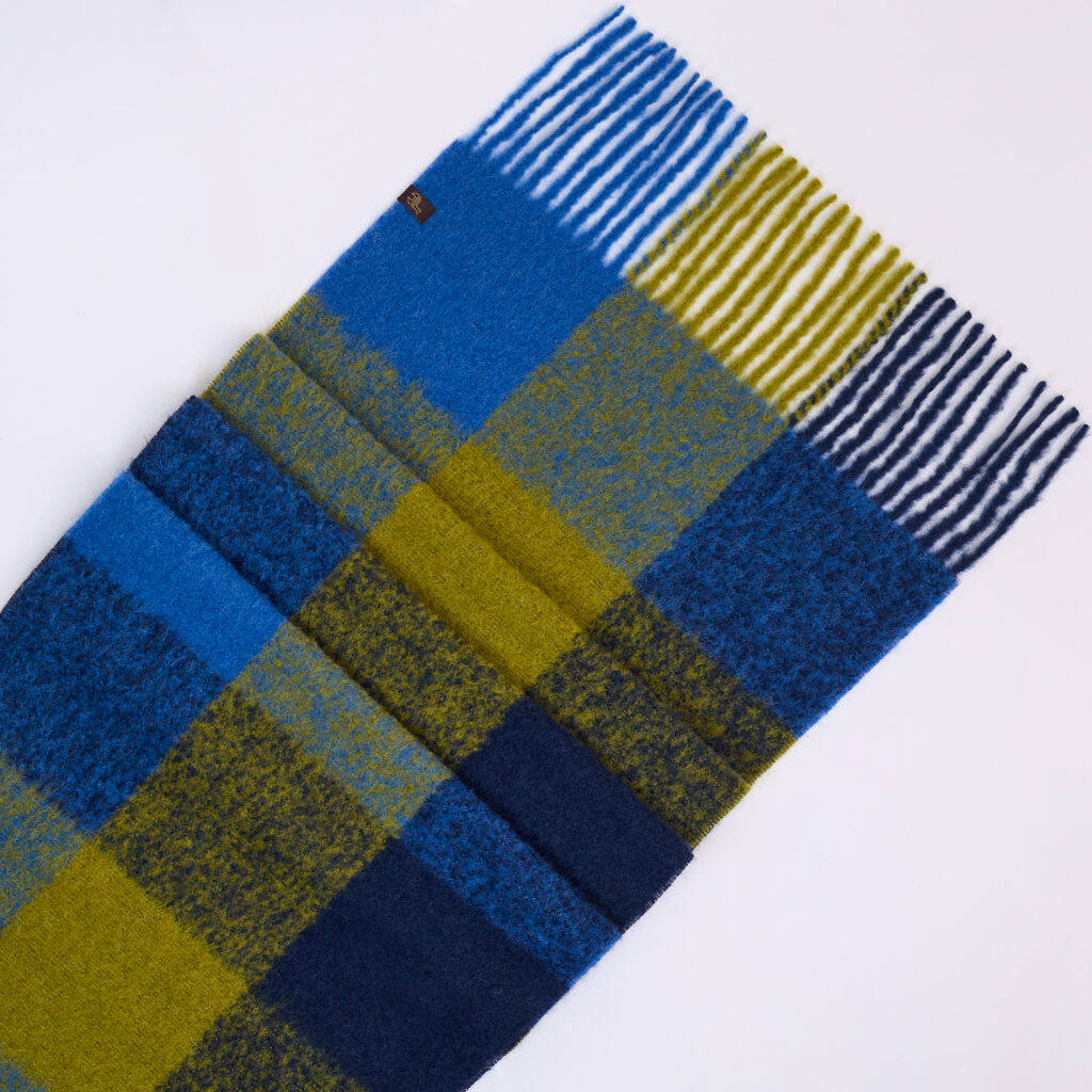 Mėlynos-salotinės spalvos languotas šalikas2