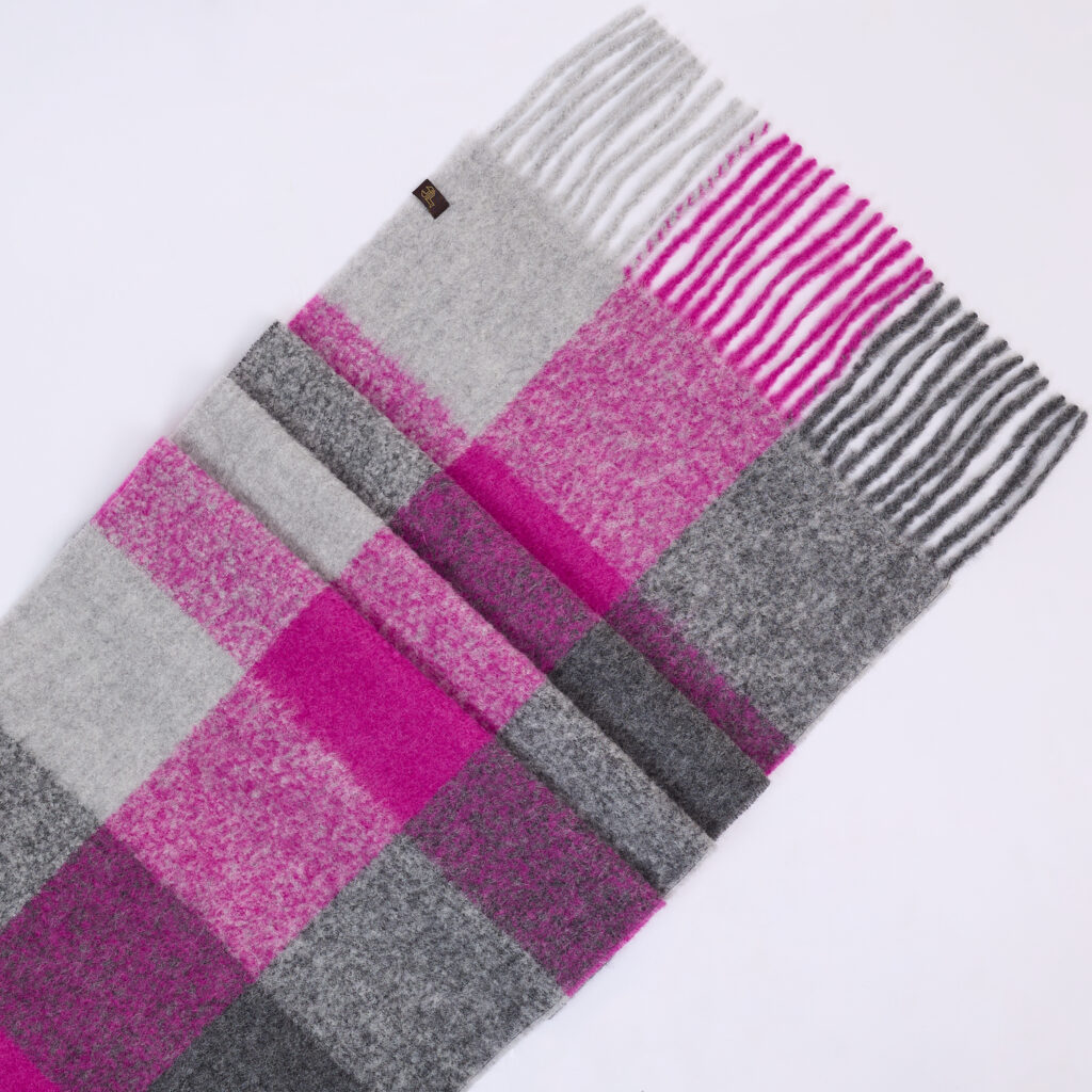 Pilkos-fukcijų spalvos šalikas4