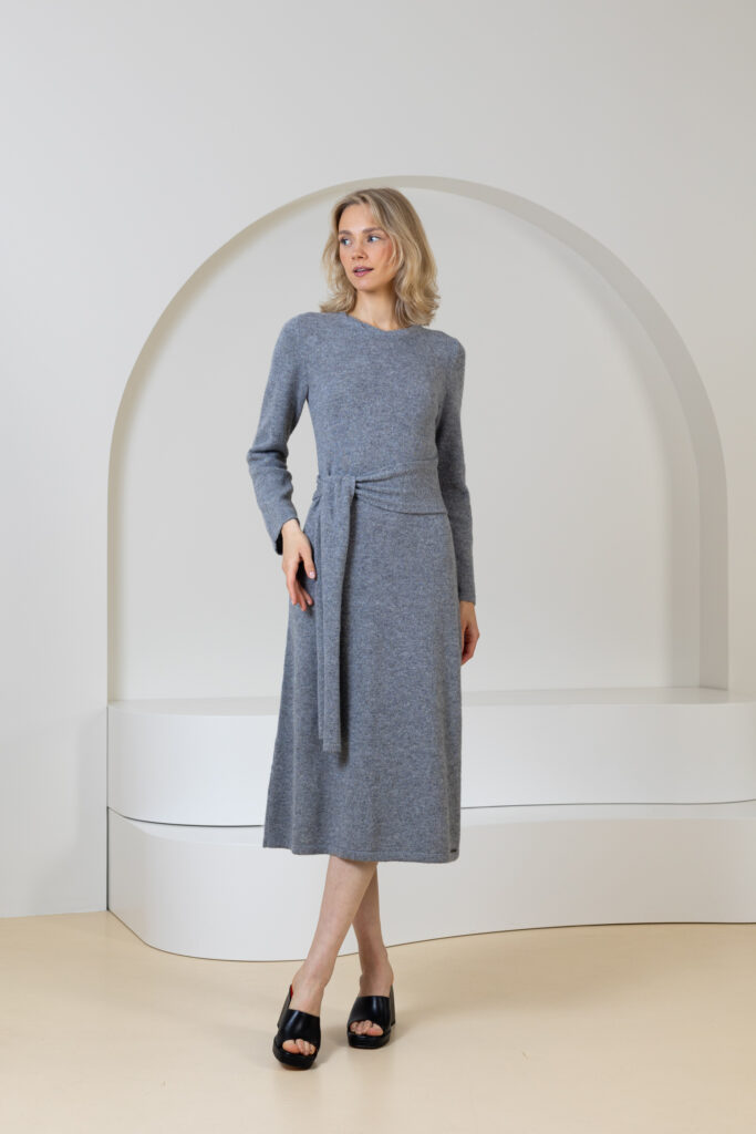 Suknelė su diržu Elsa, pilkos spalvos (3)